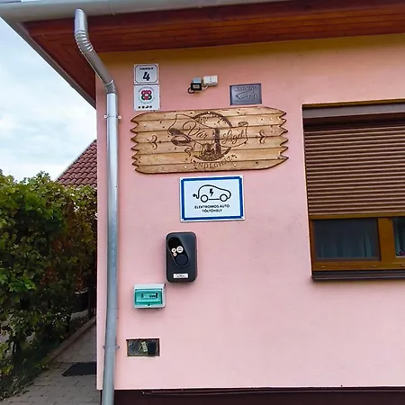 Var-liget Vendeghaz Ferienhaus Kisnána